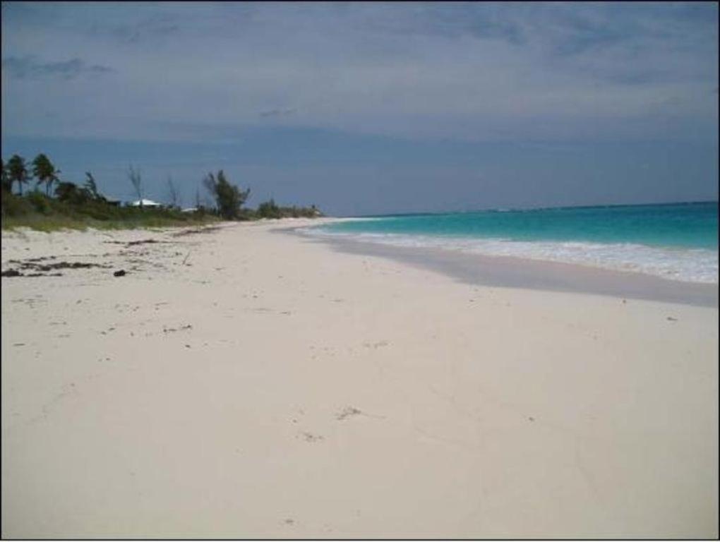 Sky Beach Club Bungalow Cabin Governor‘s Harbour Exterior foto